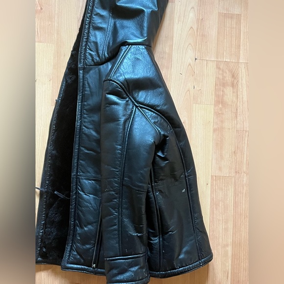Black leather vintage Wilson leather kids coat! - Picture 3 of 4